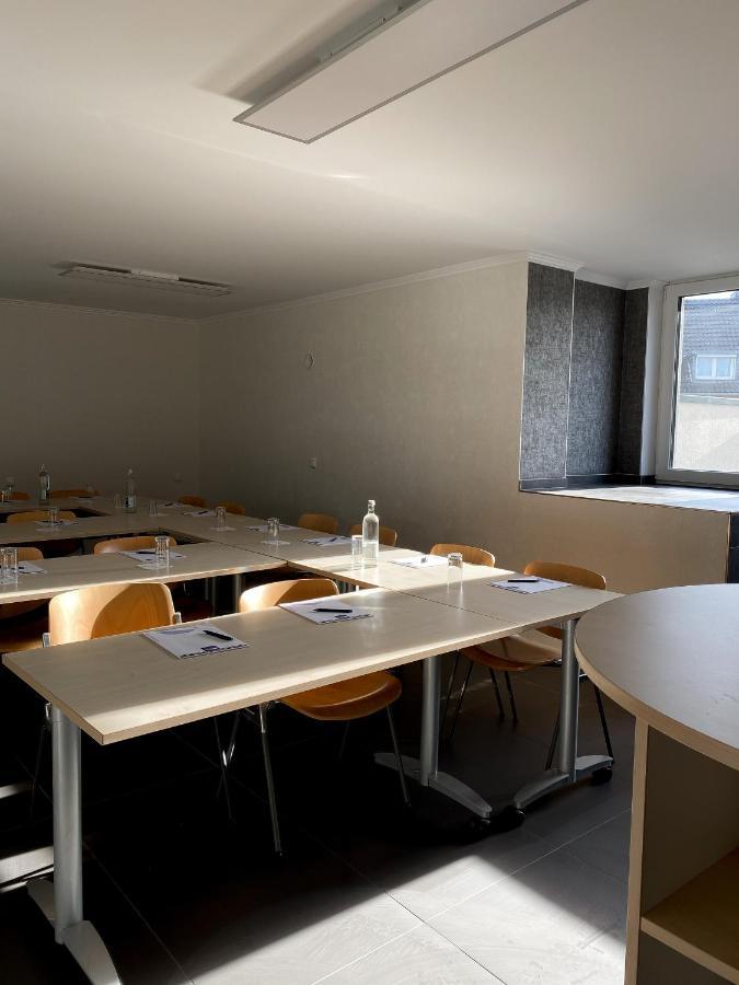 Mg-Quartier Hostel Monchengladbach Bagian luar foto