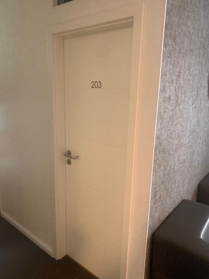 Mg-Quartier Hostel Monchengladbach Bagian luar foto